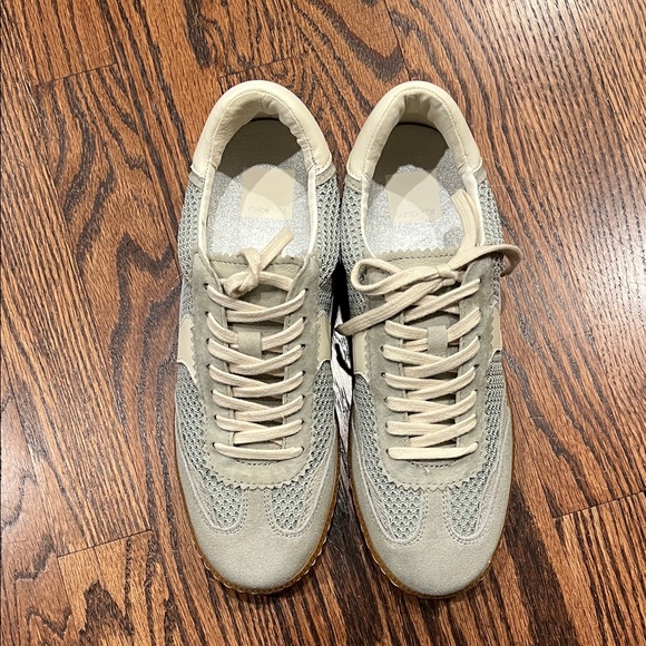 NWOT: Dolce Vita Women's Notice Mesh Sneaker - Picture 3 of 4